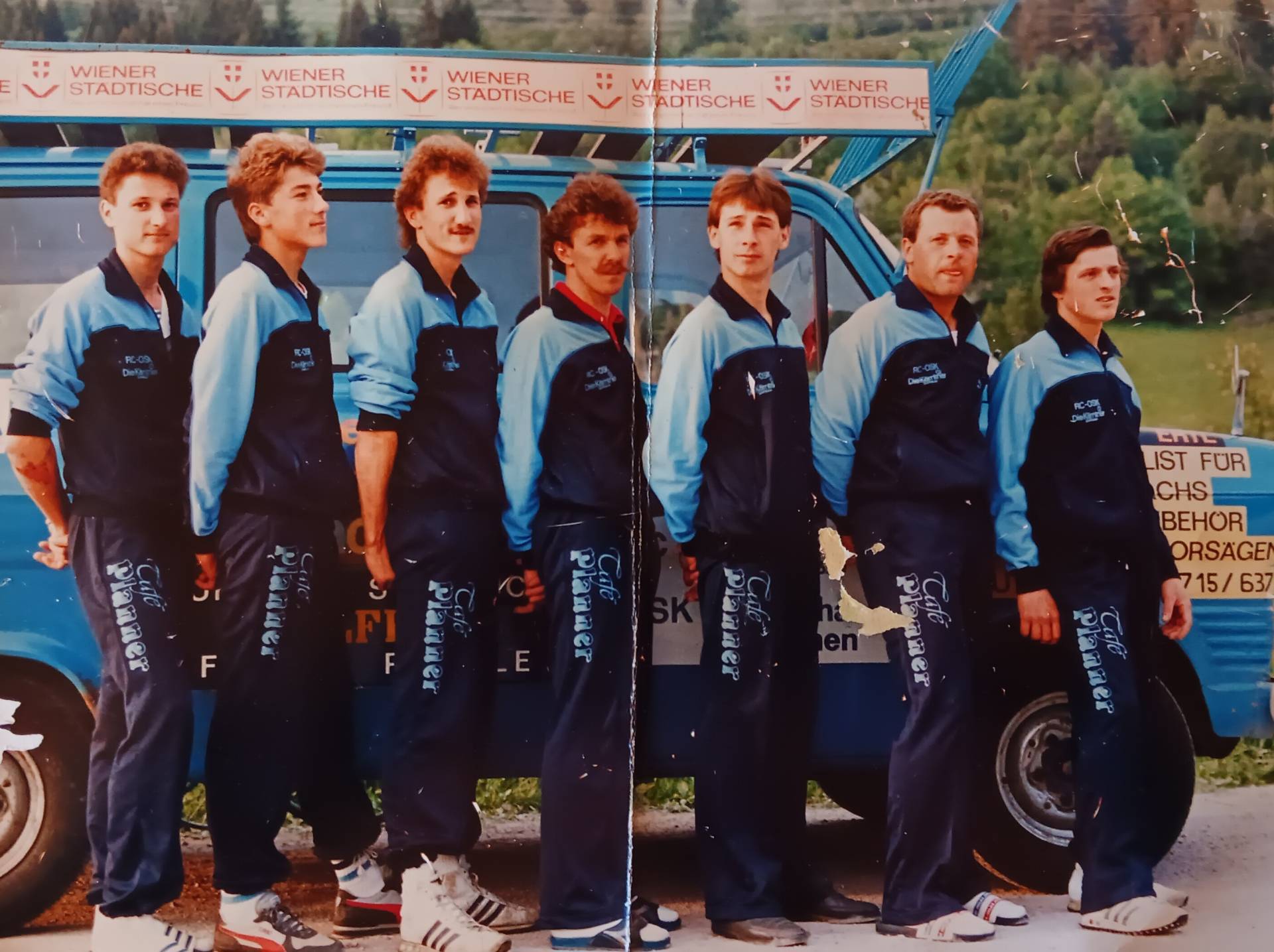 Die ersten Radler der neuen Sektion Rad des OSK in den 80er Jahren von links, Sven Kristler, die leider viel zu fr&uuml;h verstorbenen Helmuth Kristler und Wolfgang Kristler, Ossi Jochum, Alois Walcher, Kurt Strobl und Gerald Ebner. Foto:  Radlwolf