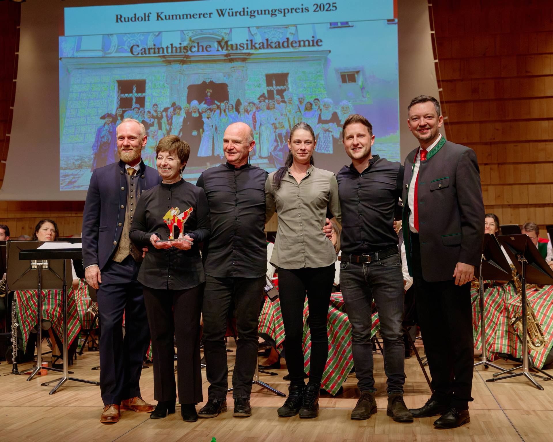 Das Team der CMA Ossiach wurde mit dem &bdquo;Rudolf-Kummerer-W&uuml;rdigungspreis&ldquo; ausgezeichnet. Foto: KBV