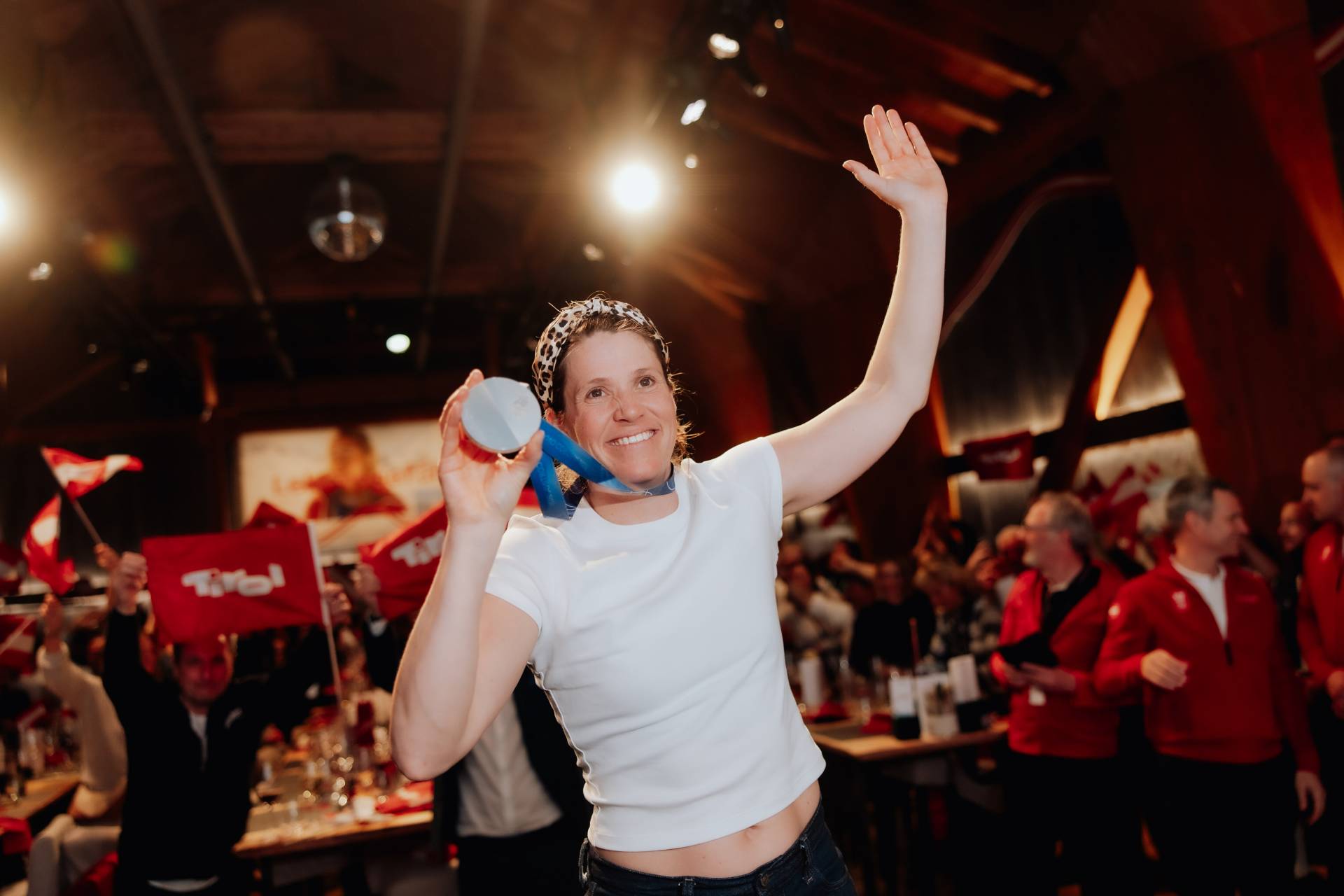 Sara Hector feierte ihre Silberne mit den Osttirolern. Foto: OEC / Michael Meindl