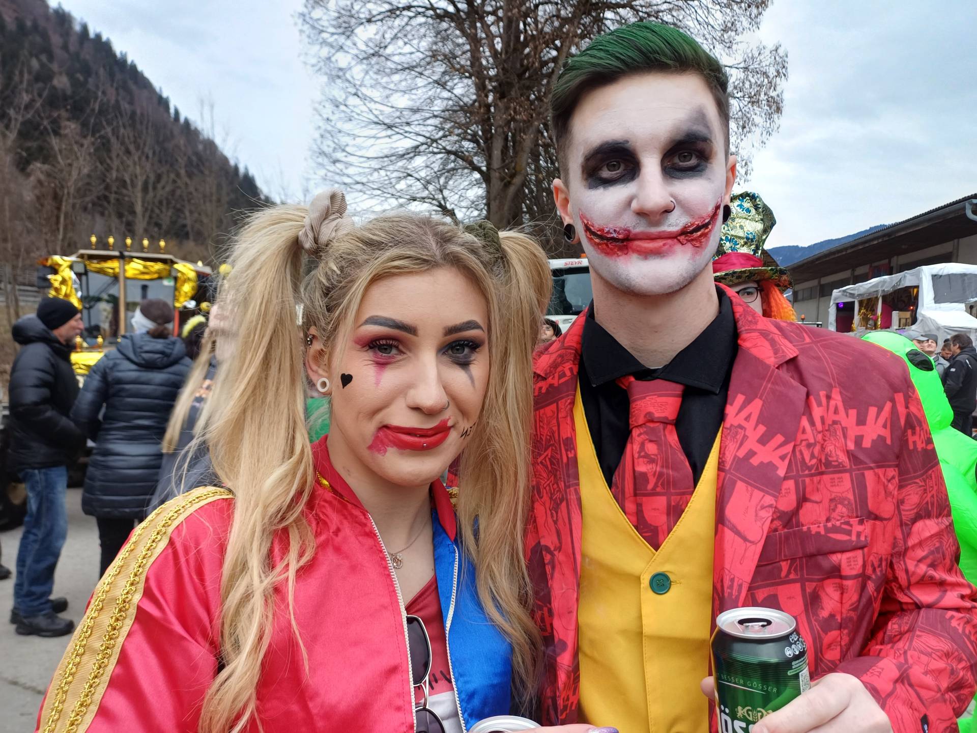 Harley Quinn und der Joker trieben sich auch am Bahnhof herum.