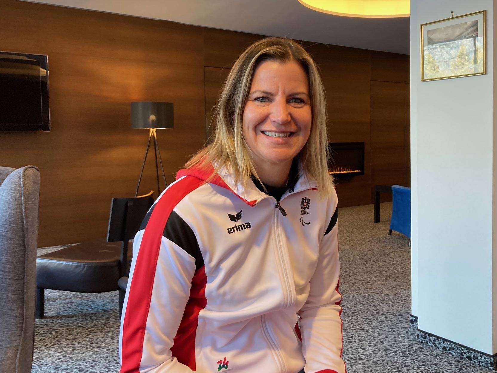 Die frischgebackene Staatsmeisterin im Slalom Monoski nutzt noch ein paar Tage zum Durchschnaufen in Matrei, bevor es nach Cortina geht. Foto: Stangl