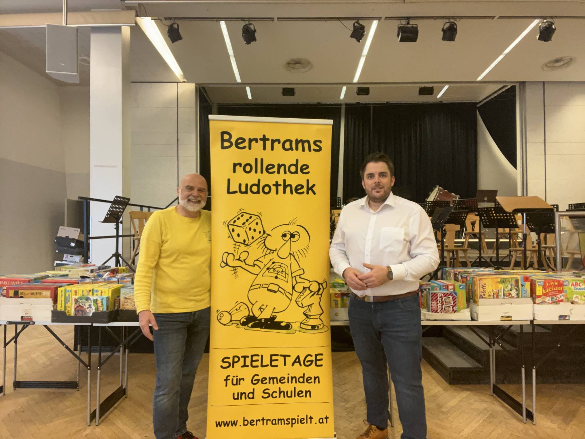 &Uuml;ber 500 Spiele k&ouml;nnen in der Spielesammlung von Bertram Deininger ausprobiert werden. Foto: Marktgemeinde Steinfeld
