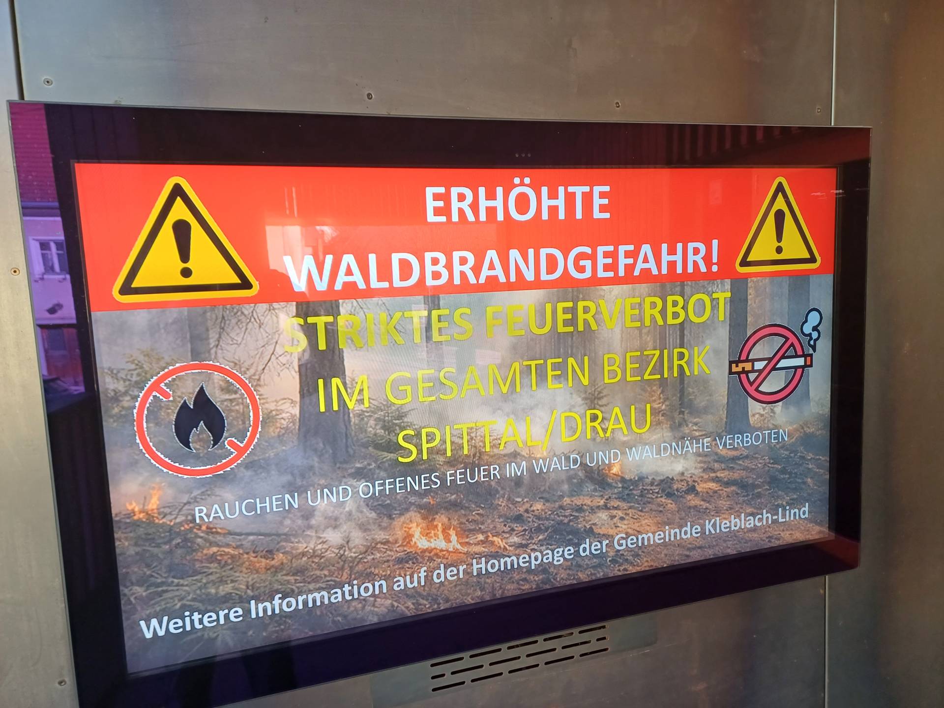 Im Bezirk Spittal Aufrecht: Das Verbot des Feueranz&uuml;ndens im Wald und auf waldnahen Fl&auml;chen. Auch f&uuml;r den Bezirk Hermagor gilt das Feueranz&uuml;nd-Verbot seit 8. April.