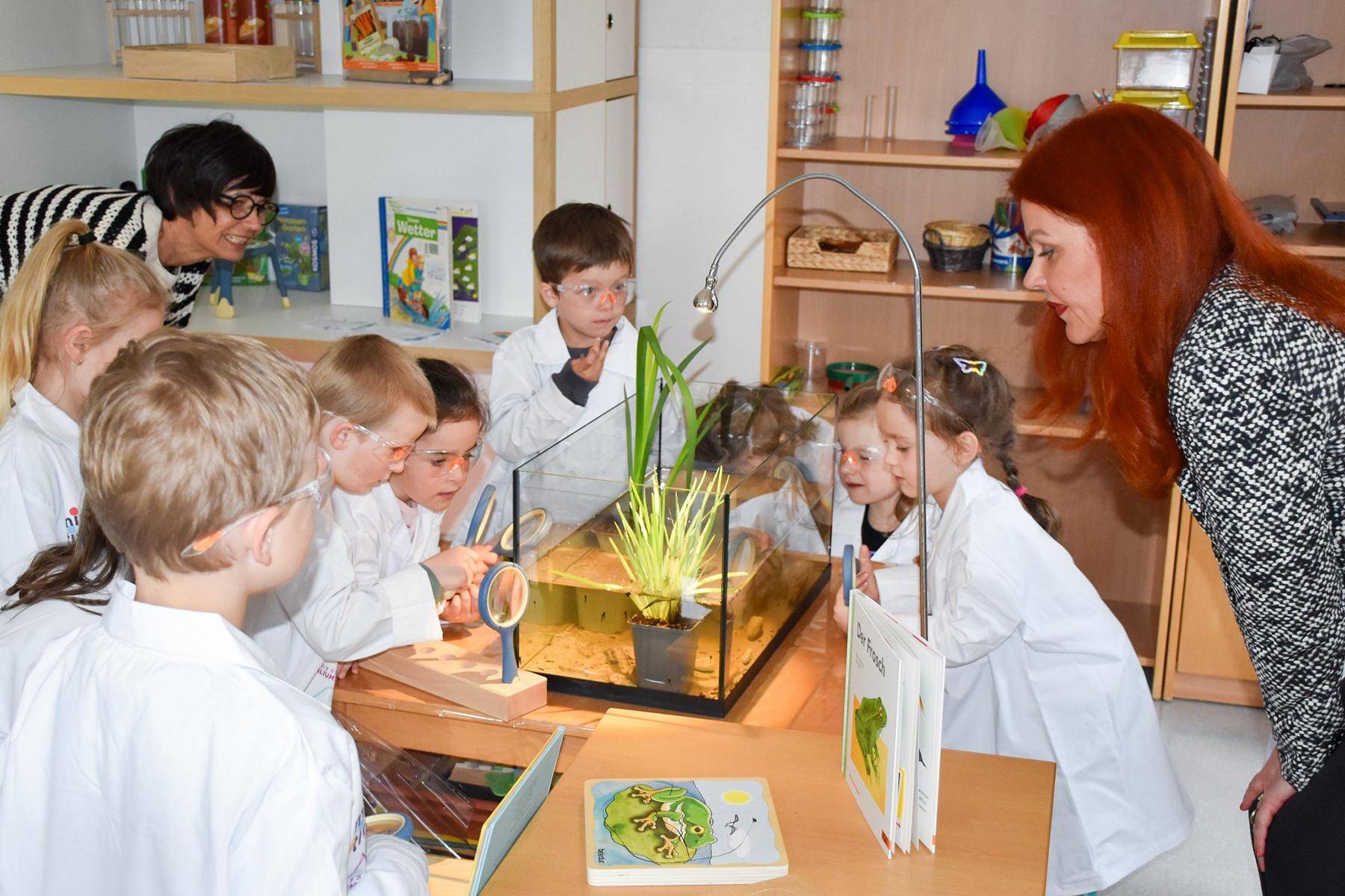 Sp&uuml;rnasenecken sind eigene Lernbereiche mit Experimentiermaterial, die Kinder fr&uuml;h f&uuml;r MINT-F&auml;cher begeistern sollen.
Foto:  Land Tirol