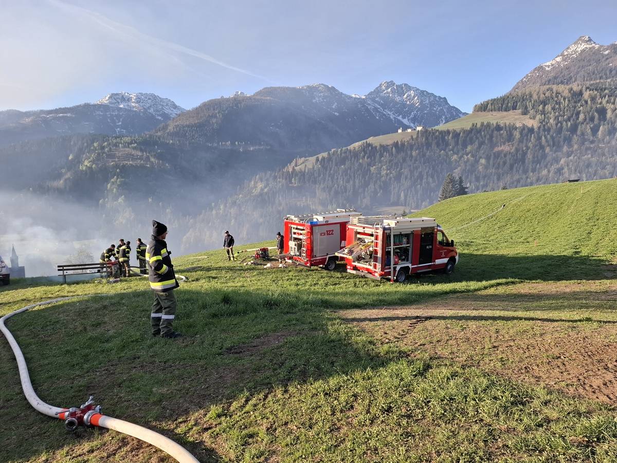 Die Feuerwehren des Abschnitts Oberes Drautal sind seit gestern in Bereitschaft, heute wird mit dem KAT-Zug im Lesachtal gearbeitet. Foto: Abschnitt Oberes Drautal