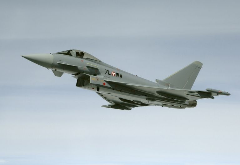 Eurofighter &uuml;ben &Uuml;berschallfl&uuml;ge
