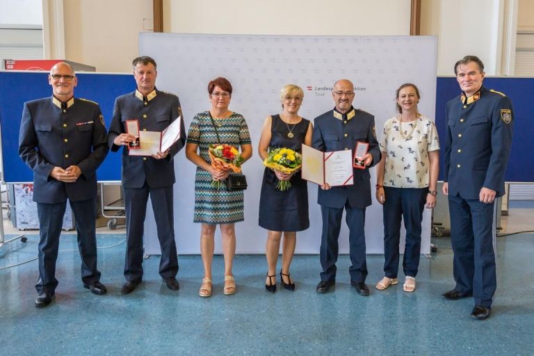 Ehrenzeichen f&uuml;r zwei Osttiroler Polizeibeamte