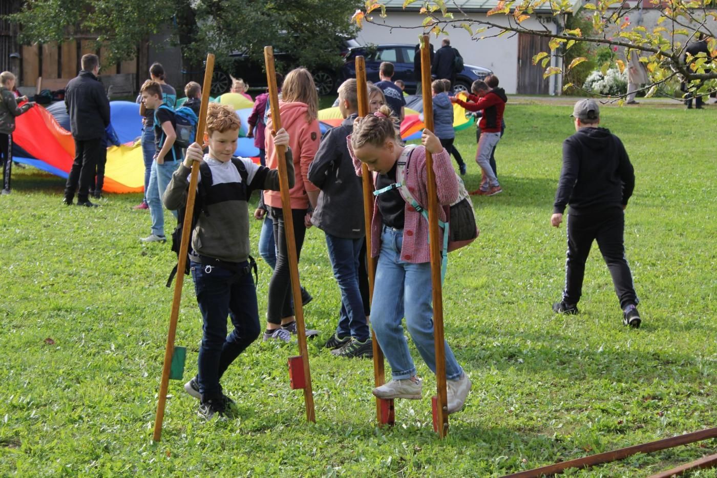Spiel und Spa&szlig; im Klostergarten. Foto: Di&ouml;zese Ibk/Varga