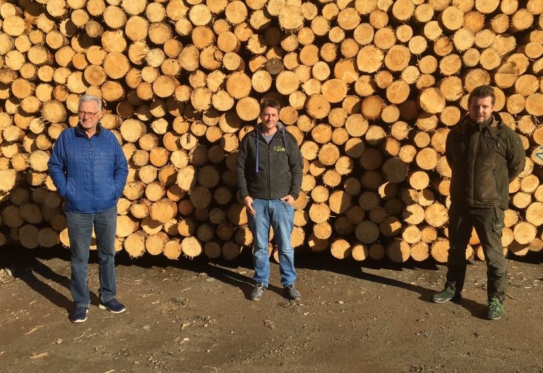 Holz-Nasslager Ainet im Vollbetrieb