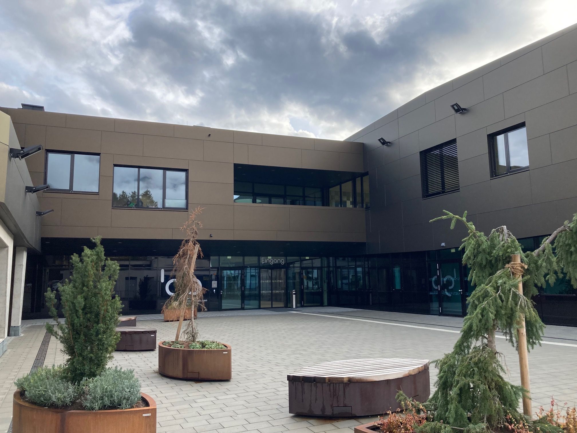 Au&szlig;enansicht des Instituts, Foto: Stangl