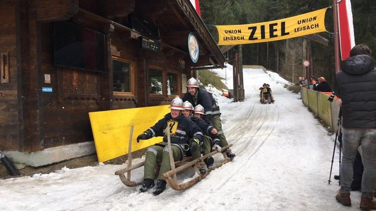 Fr&ouml;hlicher Rodelsaisonabschluss in Leisach