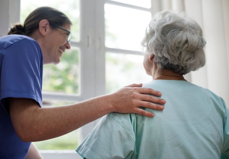 Mehr Pl&auml;tze und mehr Geld f&uuml;r Auszubildende in der Pflege