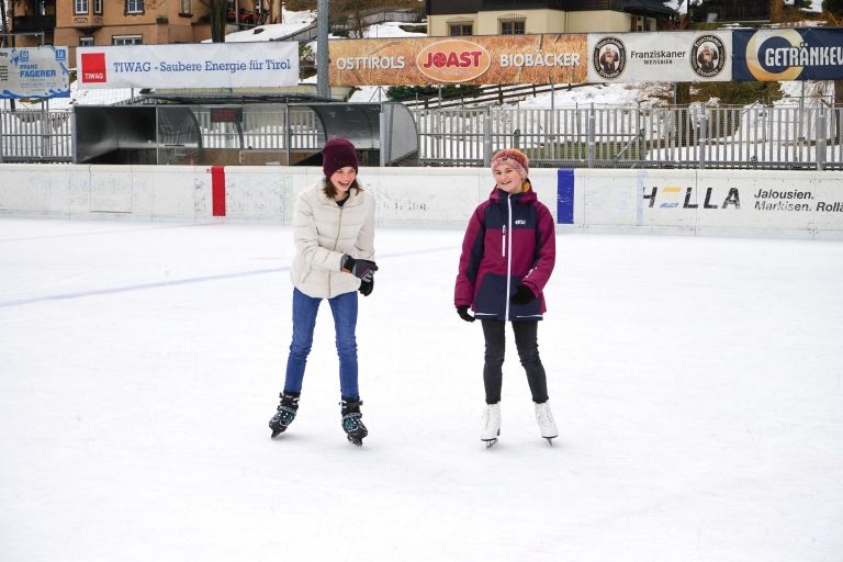 Eislaufplatz in Lienz &ouml;ffnet zu Weihnachten