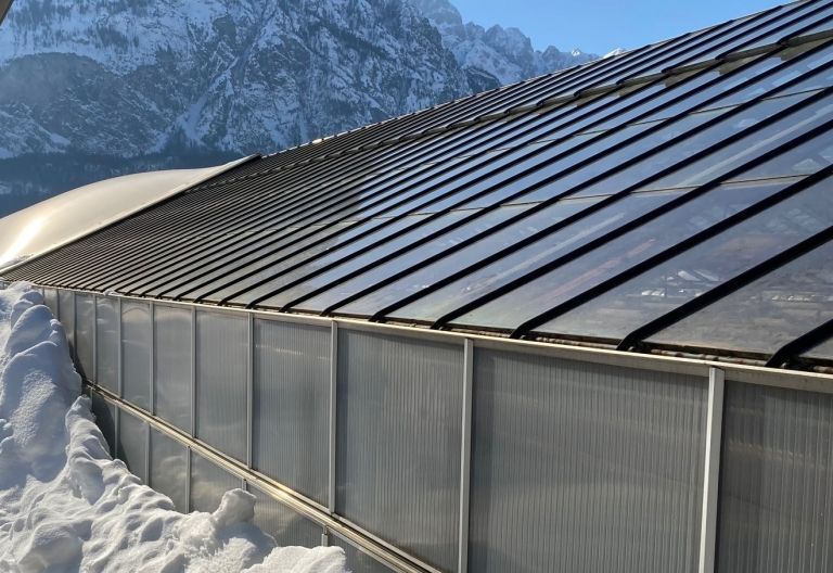 G&auml;rtnerei Seeber heizt Schnee auf Gew&auml;chsh&auml;usern einfach weg