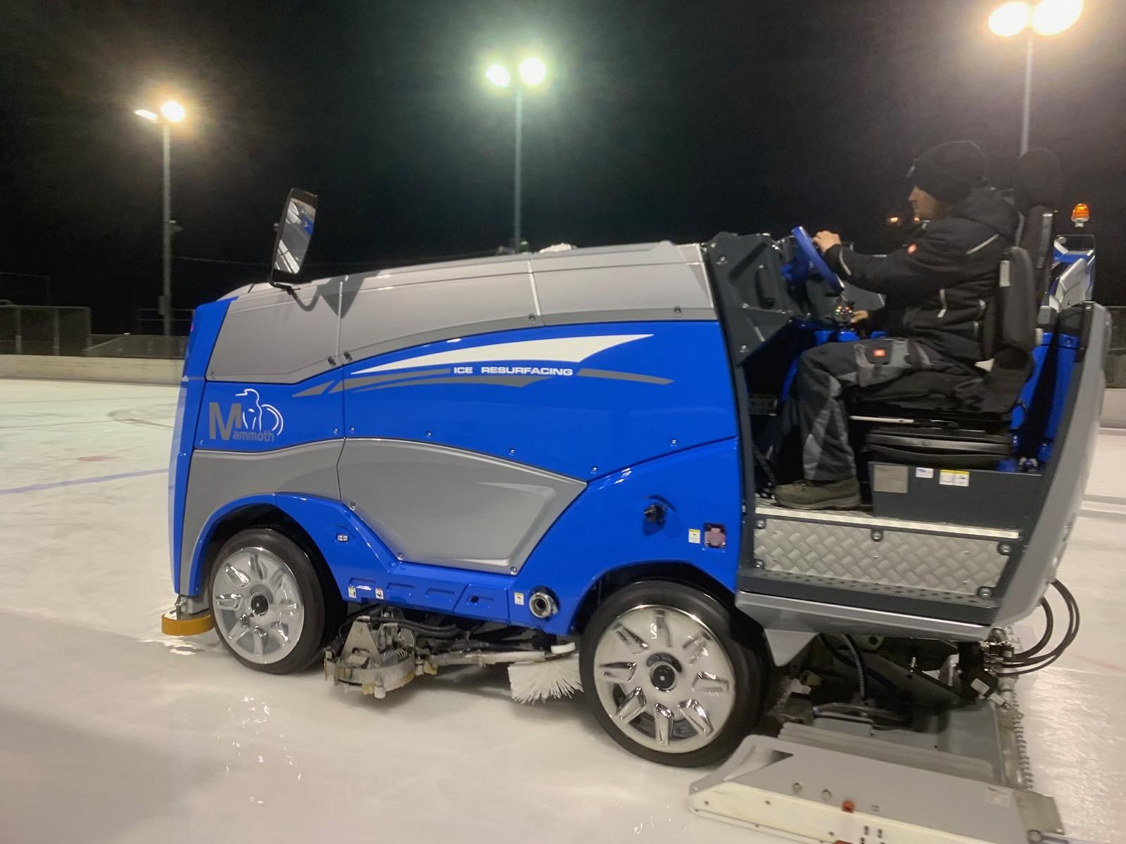 Der Gemeinderat hat auch den Ankauf einer neuer Eisbereitungsmaschine f&uuml;r den Lienzer Eislaufplatz beschlossen. Foto: Glantschnig