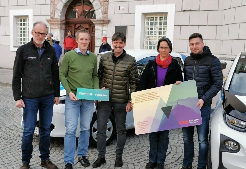 Feb.: Sie stellten das neue Mobilit&auml;tsprojekt vor: V.l.: Albert Pichler (Obmann Regionalenergie Osttirol), Michael Hohenwarter und Dietmar Ruggenthaler (Gesch&auml;ftsf&uuml;hrer und Obmann RegionsManagement Osttirol), Alexandra Medwedeff (VVT) und Manfred Mair (Re