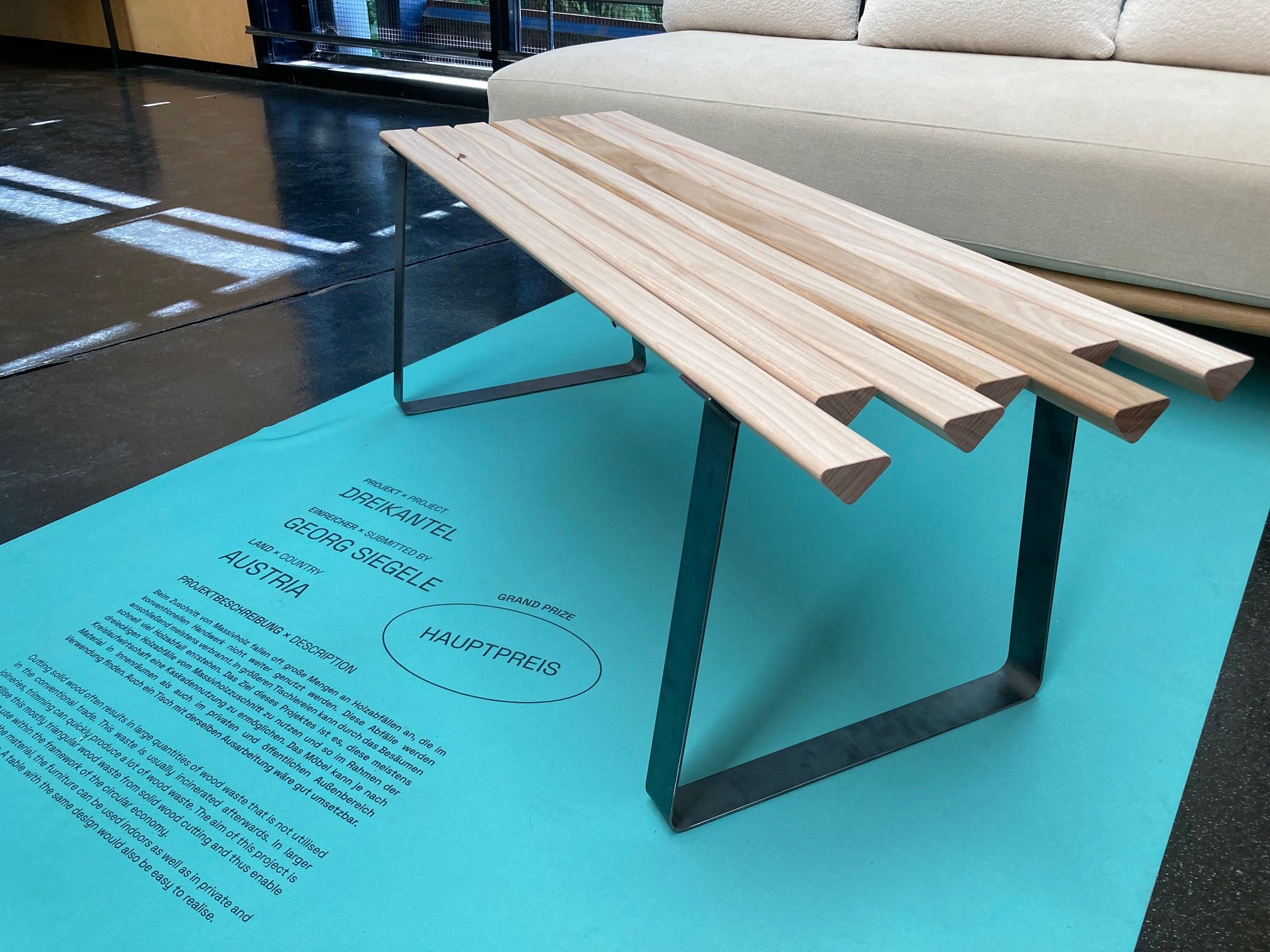 "Dreikantl": neues Design aus Holzabfall von Georg Siegele. Foto: Stangl