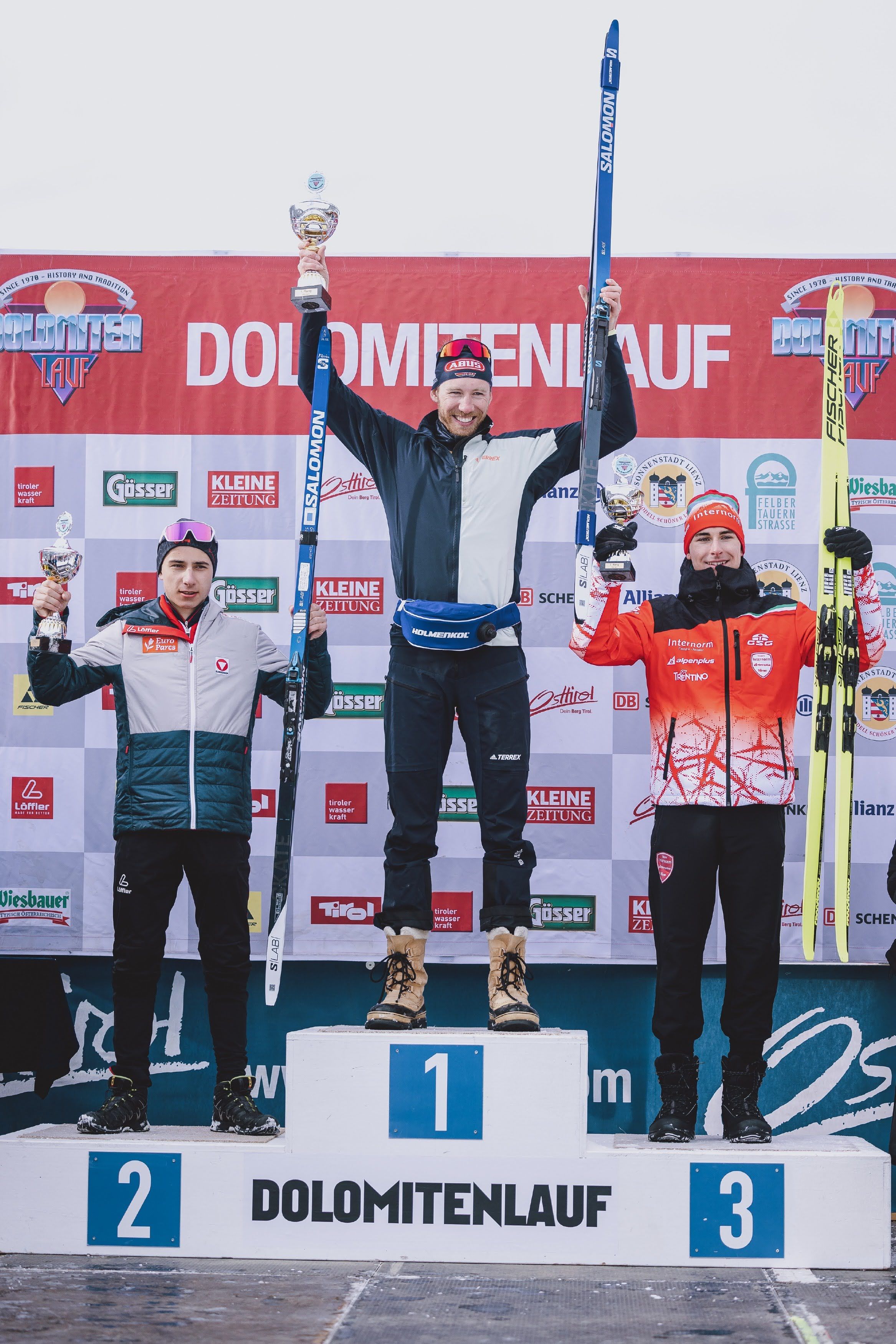 20km Freistil Herren: Sieger Max Olex (D) vor dem Obertilliacher Florian Ganner und Felix Pider (ITA). Foto: Expa Pictures