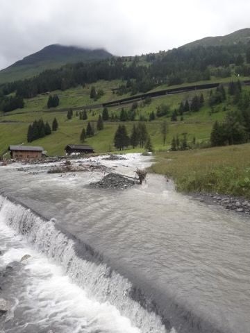 Auch die Zufahrt zum Matreier Tauernhaus wurde &uuml;berflutet