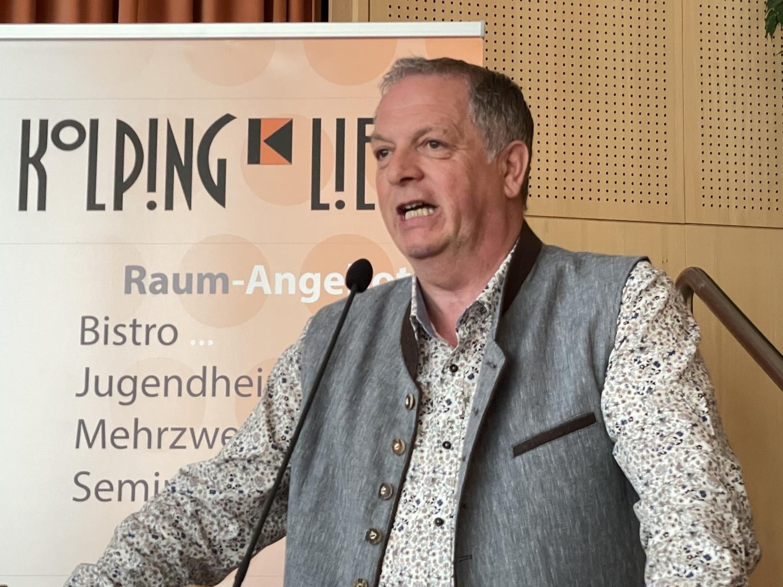 Einen Neustart auf der Kolpingb&uuml;hne verspricht Thomas Widemayr, Foto: Kolping Lienz / mag
