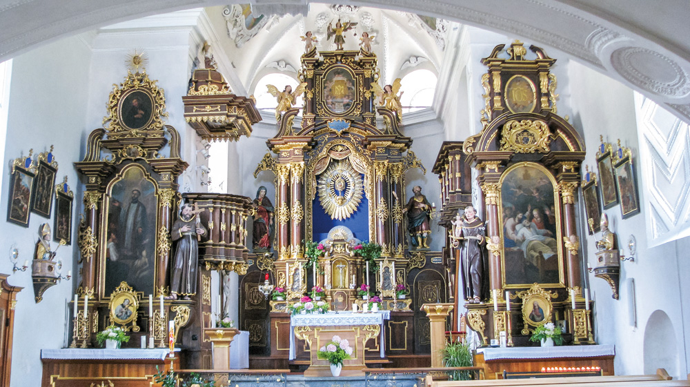 Bild 6 Kirche hollbruck innen 1 0