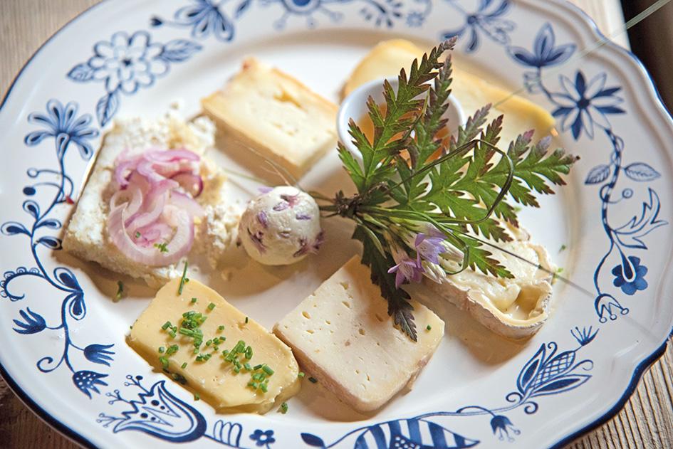 kaeseteller st jakob im defereggental osttirol