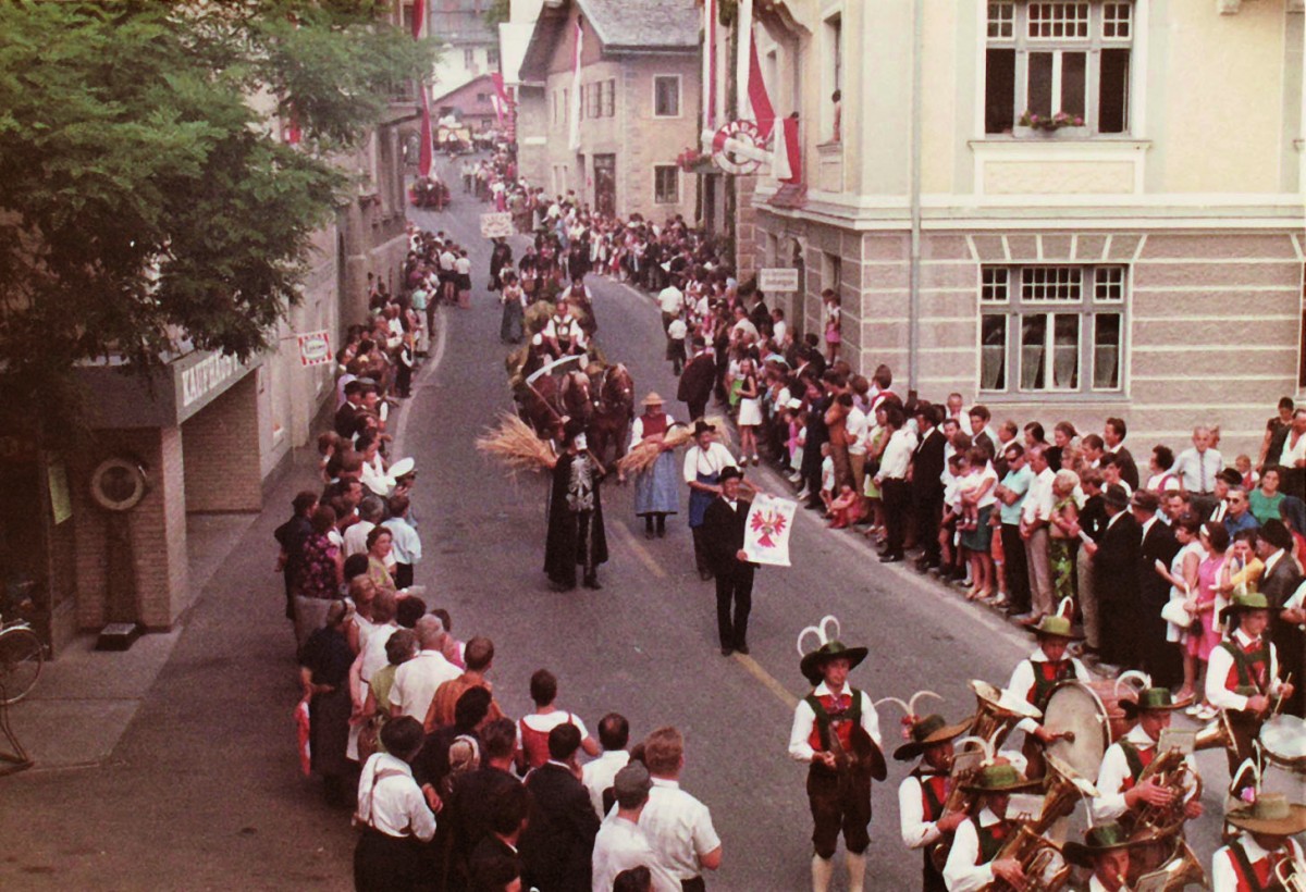 Gro&szlig;er Festumzug beim Sillianer Marktlfest