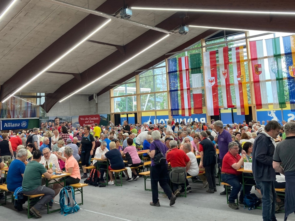 Gute Stimmung beim PV&Ouml;-Landeswandertag in Osttirol