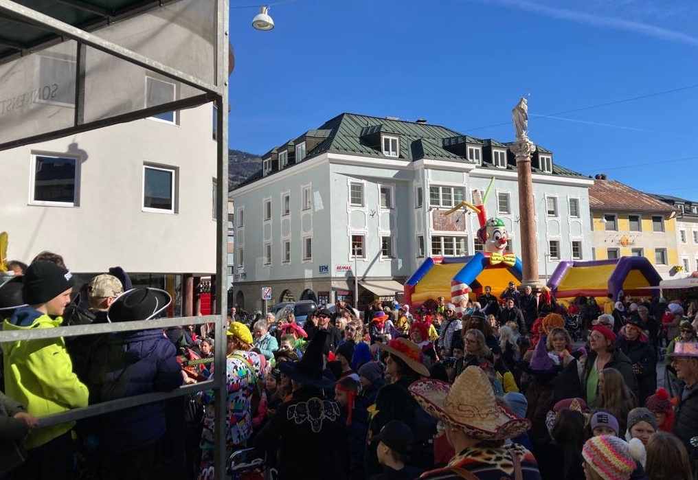Buntes Faschingstreiben in Lienz