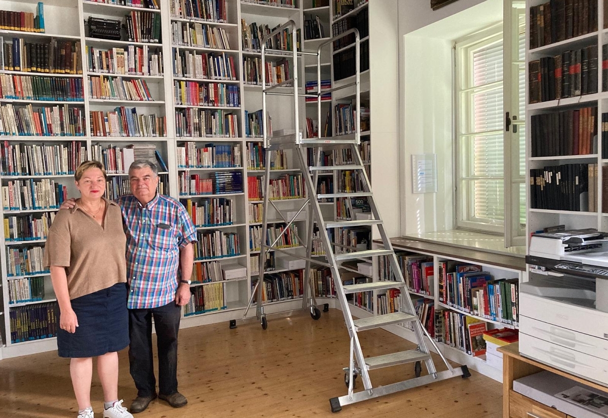 Neue Eisenbahn-Bibliothek im alten S&uuml;dbahn-Heizhaus