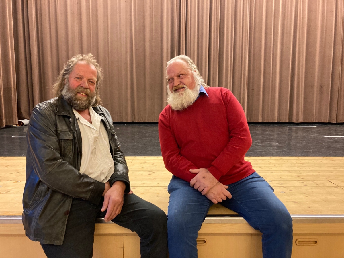Theaterunterhaltung mit zwei Iseltalern