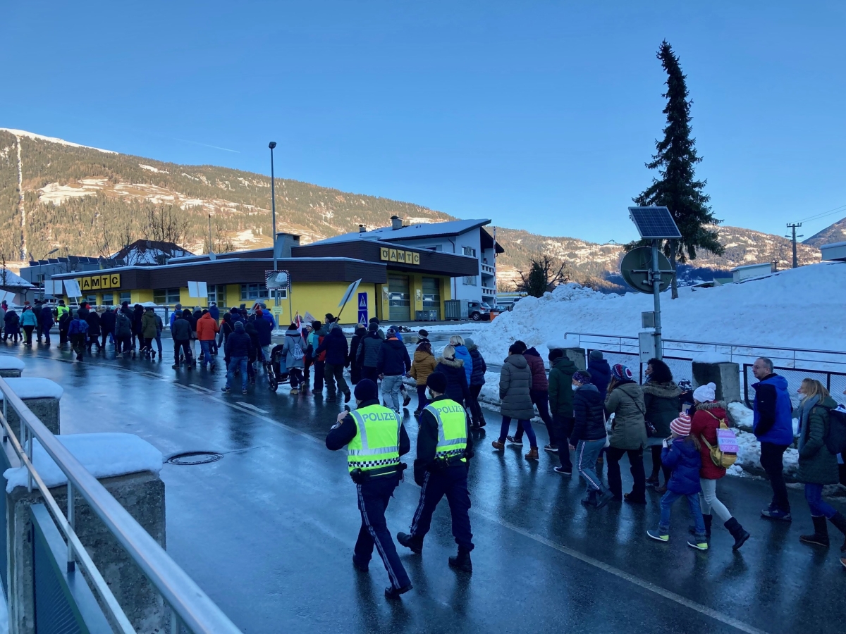 Demonstrieren und Shoppen am 4. Adventsonntag