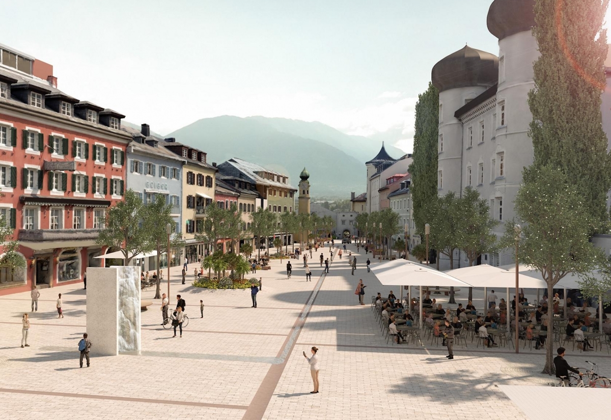 Neuer, frischer Hauptplatz mit B&auml;umen und Wasser