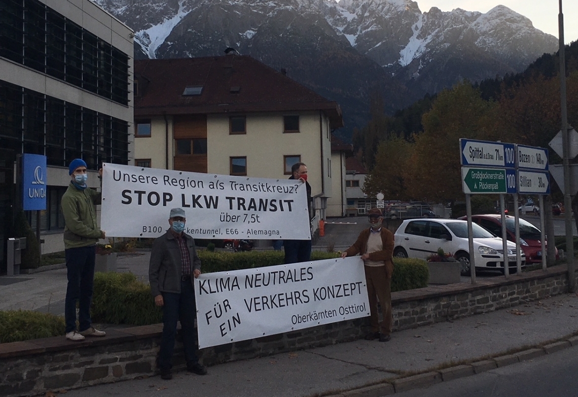 Kundgebung von Transitgegnern an der B100