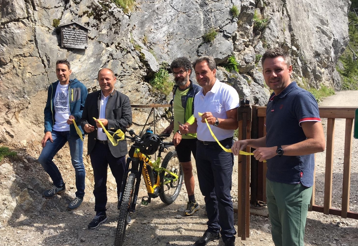 Tiroler Mountainbikemodell regelt Tour zur Karlsbaderh&uuml;tte