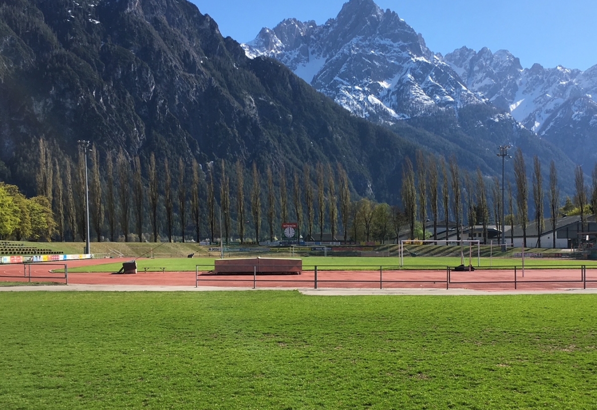 Fu&szlig;ballpl&auml;tze bleiben noch l&auml;nger leer