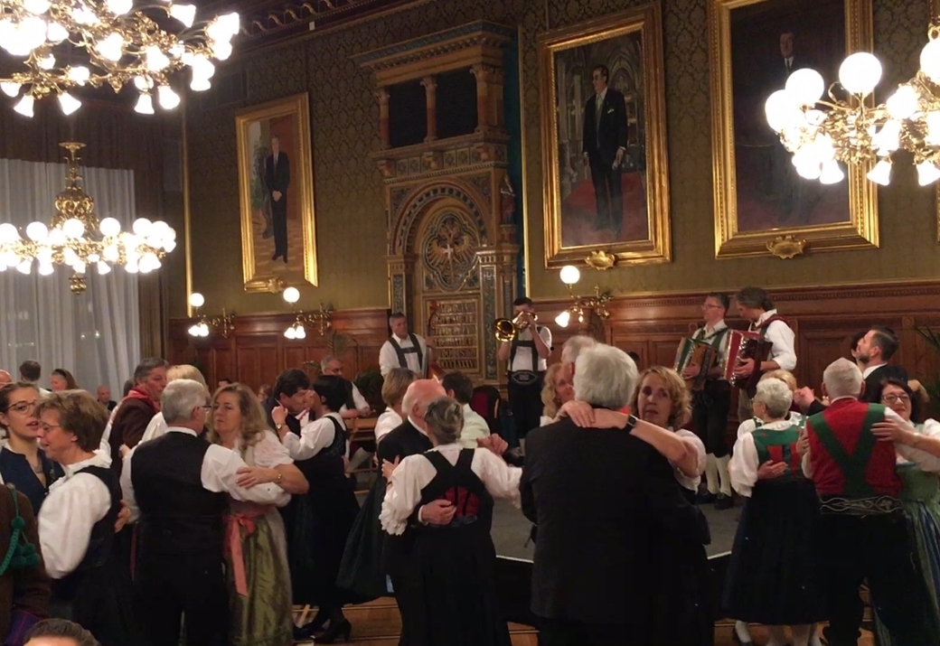 Lust auf einen Ballbesuch?