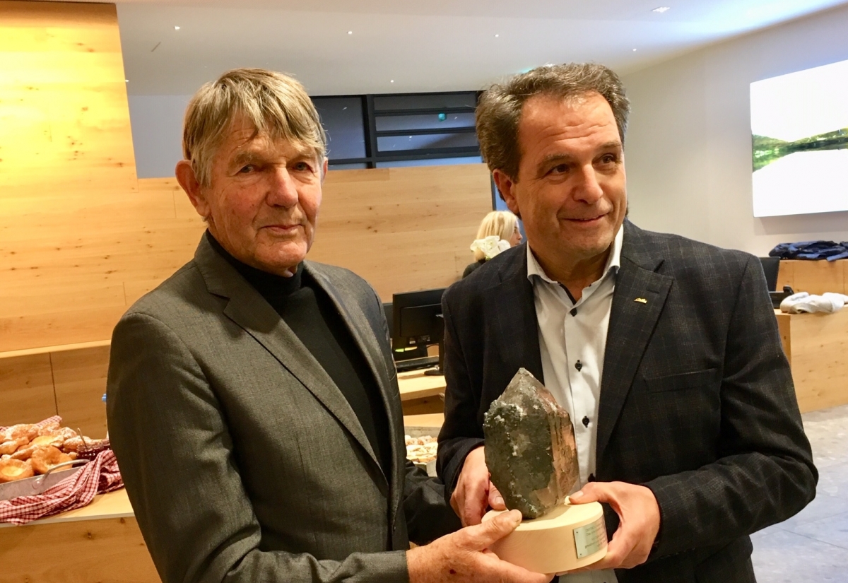 Bergkristall f&uuml;r &bdquo;Botschafter der Berge&ldquo;