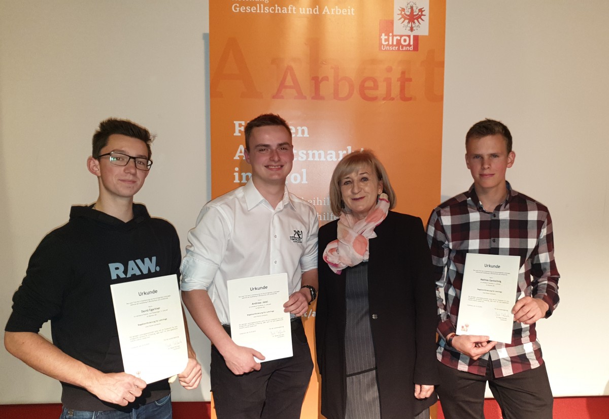 Land Tirol zeichnete 43 heimische Lehrlinge aus