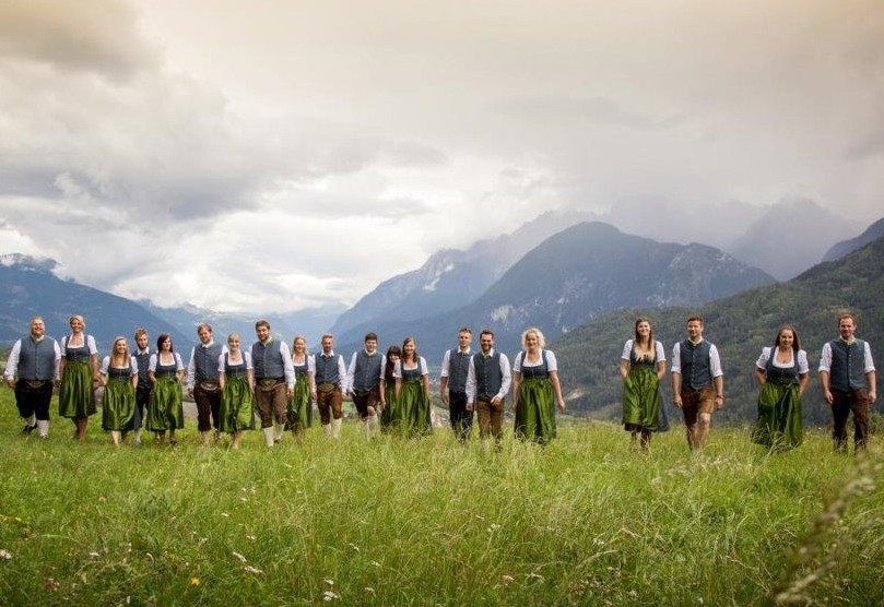 Jungbauernschaft/Landjugend-Wanderfahne geht ins Oberland