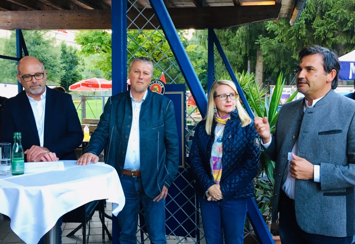 Feier f&uuml;r LWL-Glasfasernetz in Assling