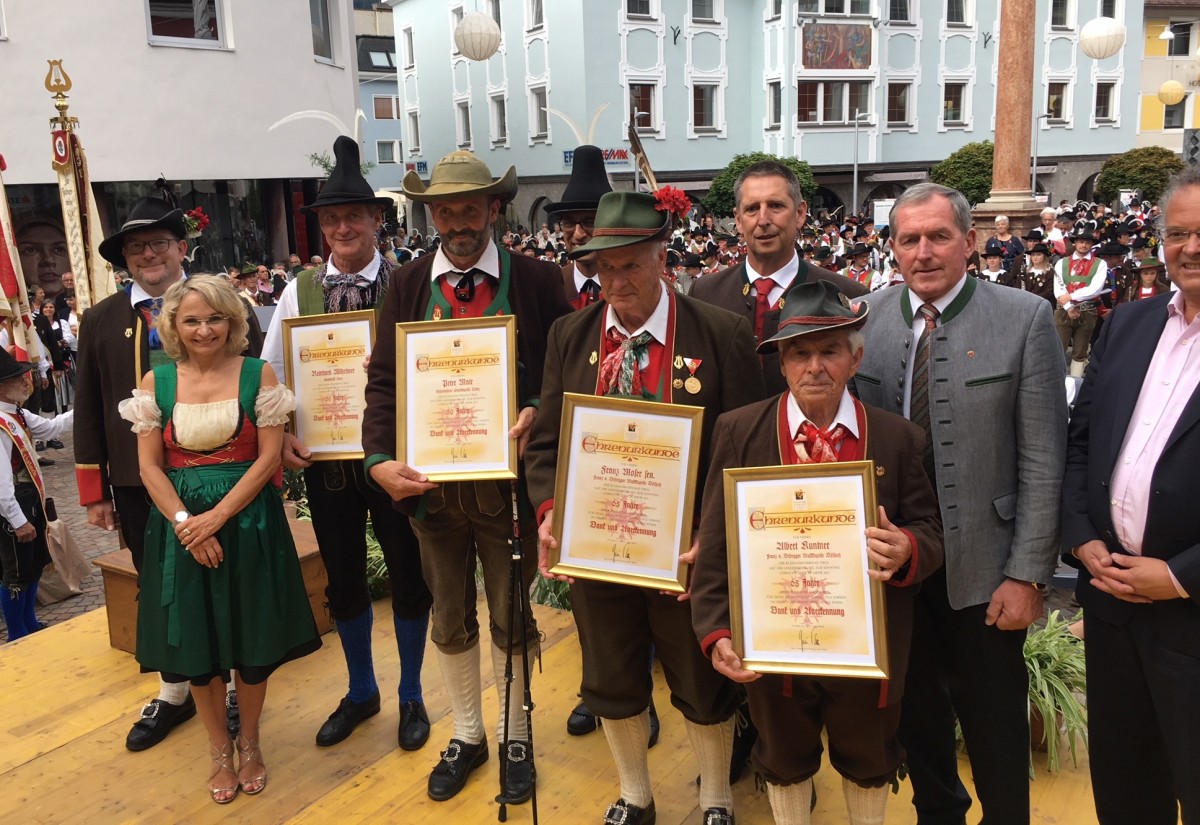 Marschmusik brachte Sonnenstadt zum Schwingen