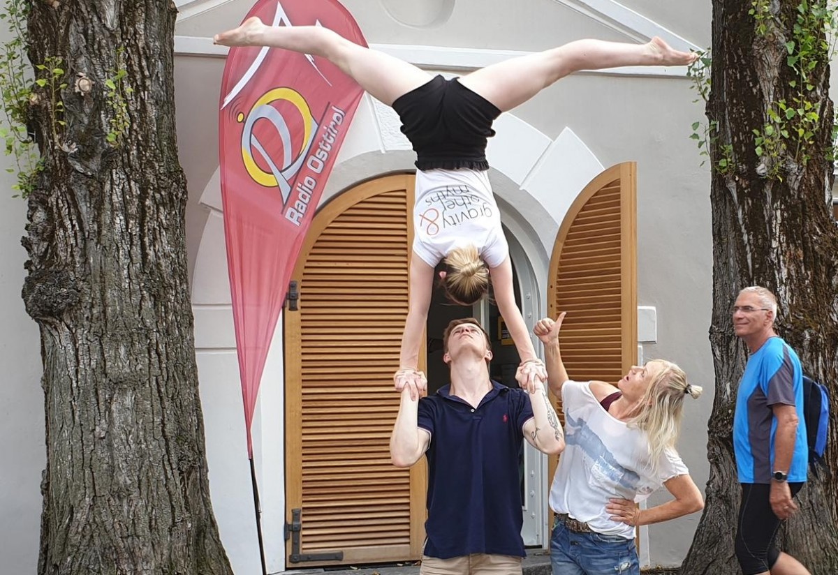 Sieben Australier trotzen der Schwerkraft