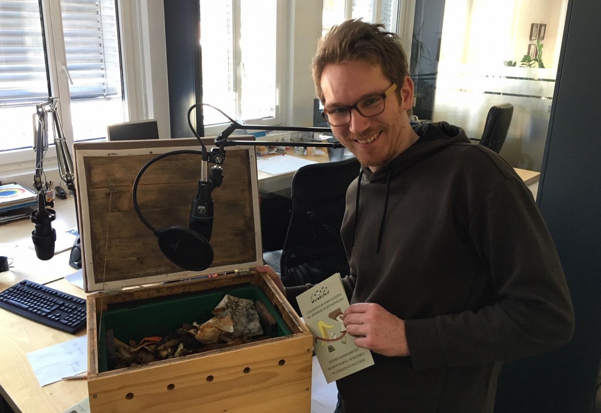 Wurmkiste verwandelt Abfall in Kompost