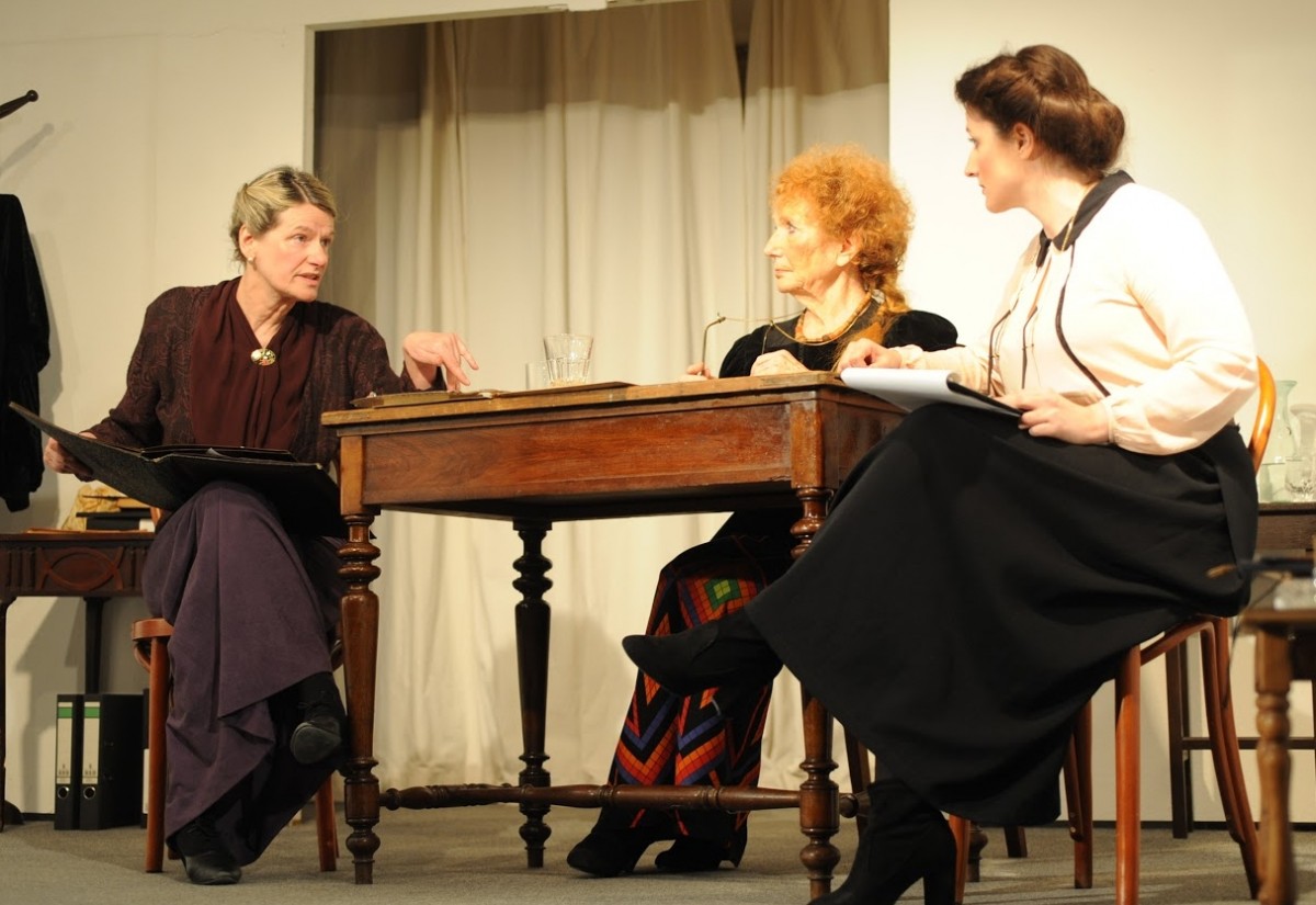 Theaterst&uuml;ck zur Geschichte des Frauenwahlrechts