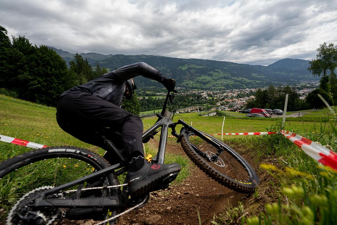 Die perfekte Linie entscheidet &ndash; Downhill am Hochstein