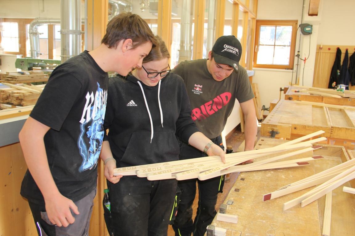 Greifzangen f&uuml;r den #TU-ES-TAG der Osttiroler Gemeinden