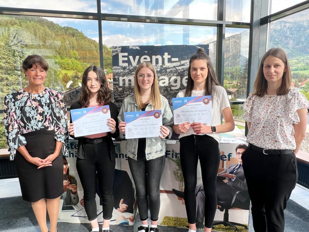 HAK-Sch&uuml;ler sind international computerfit