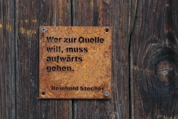 Spendenaktion mit Berg-Zitaten von Bischof Stecher 