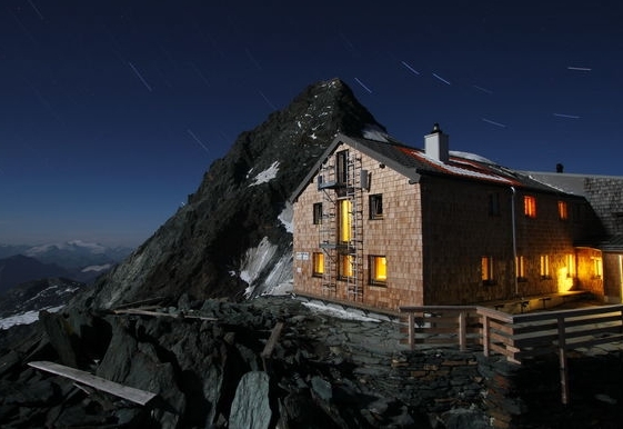 Staublawine: Gro&szlig;e Teile der Seilbahn zur Adlersruhe zerst&ouml;rt